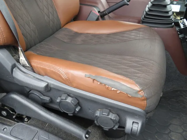 運転席座面の状態です。|日野 レンジャー 2PG-FE2ABAの写真28