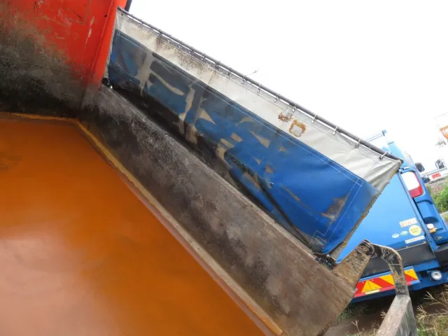 コボレーンシート内側の状態です。|日野 レンジャー 2PG-FE2ABAの写真39