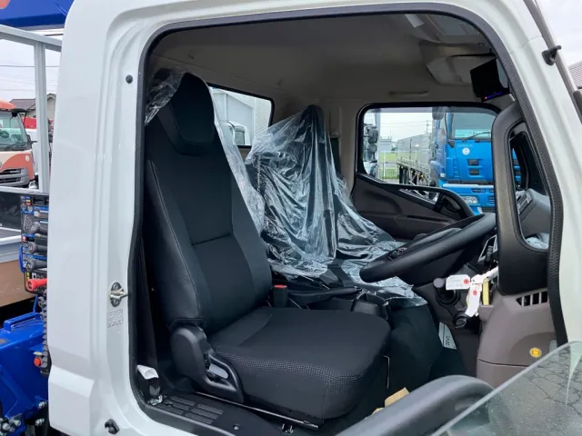 三菱 キャンター 2RG-FEB80(2WD)の写真5