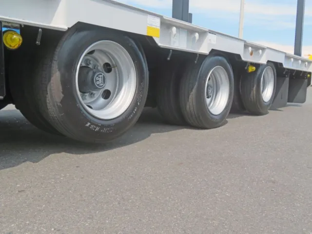 タイヤの浮いた状態です。|トレクス  PLB34112改の写真24