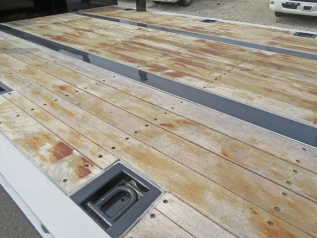 床板全体に日焼け跡があります。|トレクス  PLB34112改の写真27