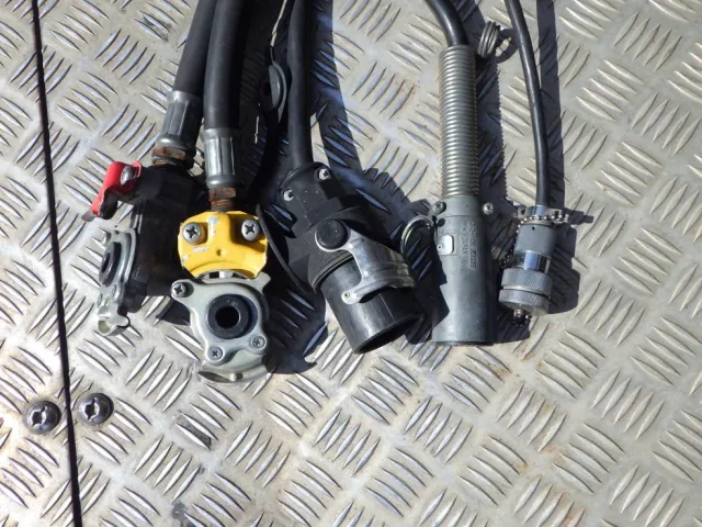 接続コネクターの状態です。|いすゞ ギガ QKG-EXD52BDの写真10