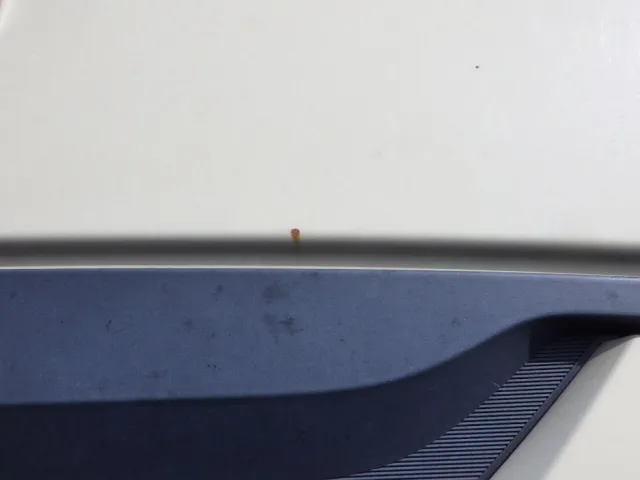 フロントパネルに飛び石キズがあります。|いすゞ ギガ QKG-EXD52BDの写真23