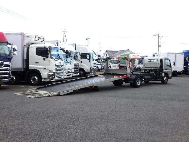 三菱 キャンター 2PG-FEB80(2WD)の写真4