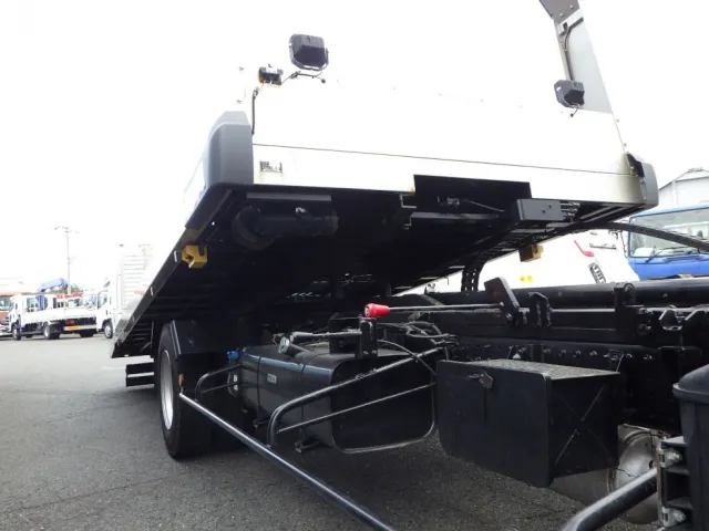 ボディー下周りの状態です。|三菱 キャンター 2PG-FEB80(2WD)の写真10