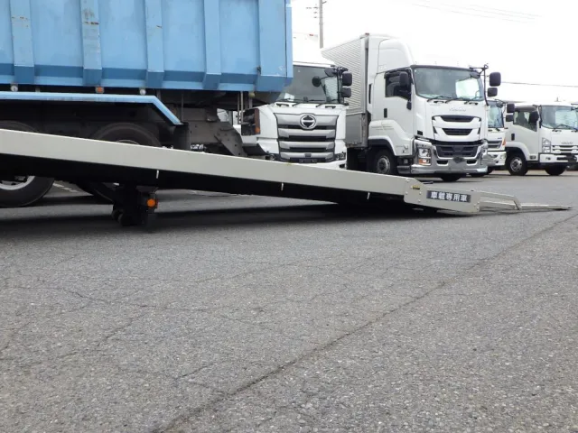 化粧板の着いた状態です。|三菱 キャンター 2PG-FEB80(2WD)の写真12