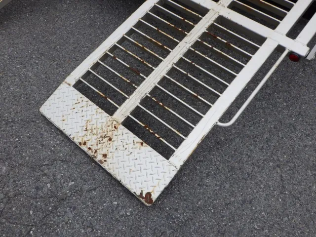 歩み板にキズ・サビがあります。|三菱 キャンター 2PG-FEB80(2WD)の写真32