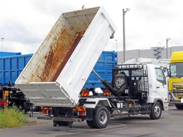 三菱 ファイター 2KG-FK71F(2WD)の写真5