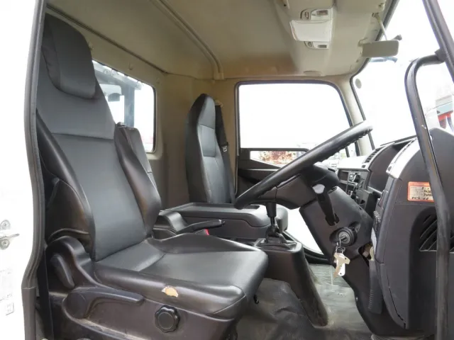 三菱 ファイター 2KG-FK71F(2WD)の写真8