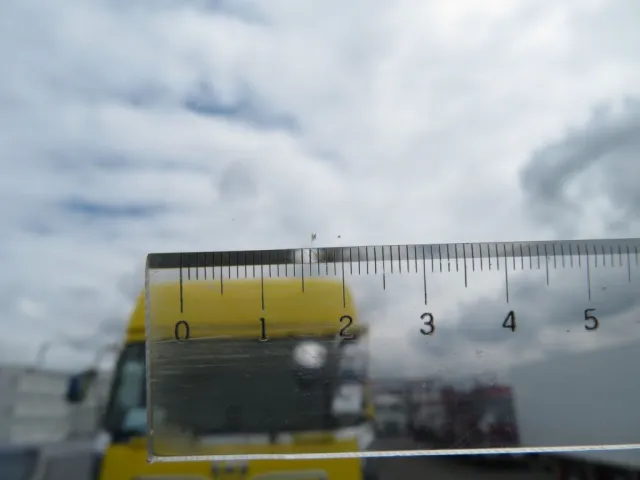 フロントガラスに小キズがあります。|三菱 ファイター 2KG-FK71F(2WD)の写真20