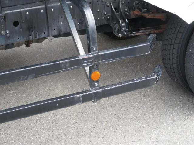 助手席側サイドバンパーにキズがあります。|三菱 ファイター 2KG-FK71F(2WD)の写真36