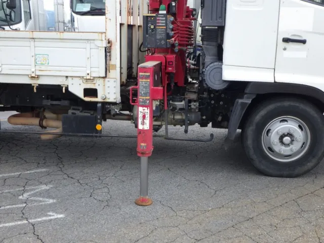 アウトリガーは差し違い式です。|日野 レンジャー BKG-FD7JLYA(2WD)の写真11