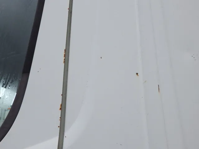 助手席側ドア・クウォーターパネルにキズがあります。（運転席側にもあります）|日野 レンジャー BKG-FD7JLYA(2WD)の写真22