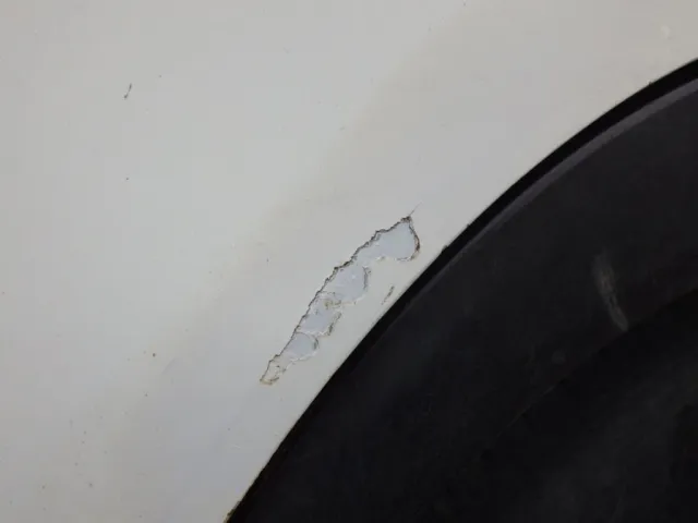 助手席側ドアにキズ・塗装跡があります。|日野 レンジャー BKG-FD7JLYA(2WD)の写真23