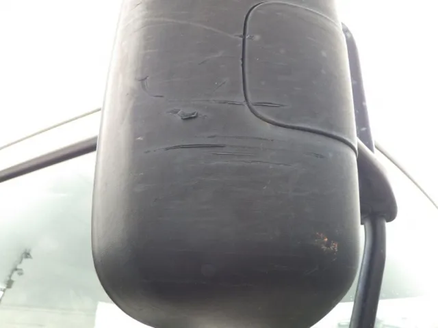 運転席側ミラーにスレがあります。（助手席側にもあります）|日野 レンジャー BKG-FD7JLYA(2WD)の写真27