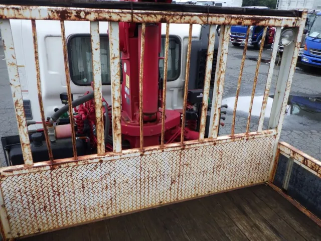 トリイ裏側にキズ・サビ・曲がりがあります。|日野 レンジャー BKG-FD7JLYA(2WD)の写真38