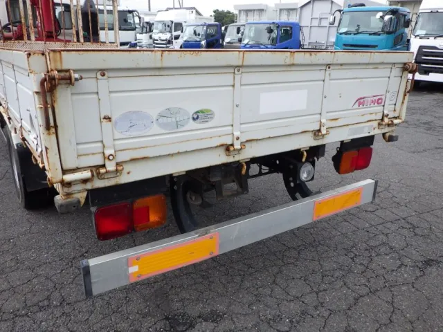 リヤ周りにキズ・サビ・塗装跡があります。|日野 レンジャー BKG-FD7JLYA(2WD)の写真40