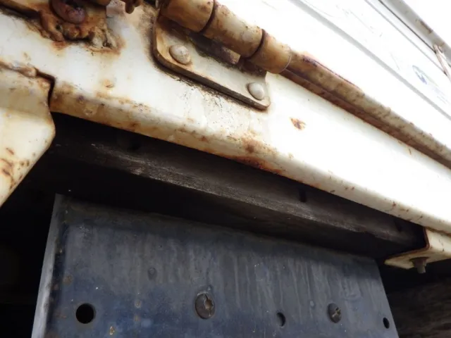 化粧板にキズ・サビ・曲がりがあります。|日野 レンジャー BKG-FD7JLYA(2WD)の写真41