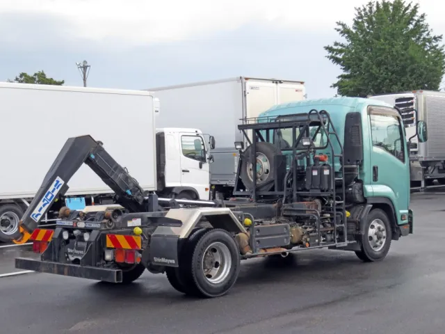 いすゞ フォワード 2RG-FRR90S2(2WD)の写真4