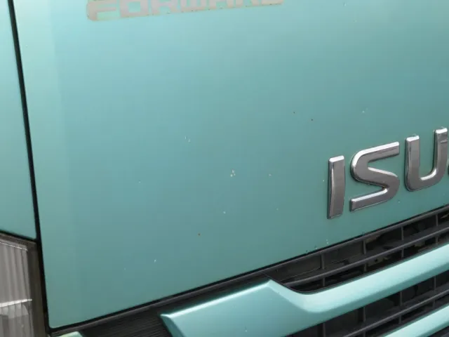 フロントパネル運転席側に小キズがあります。|いすゞ フォワード 2RG-FRR90S2(2WD)の写真12
