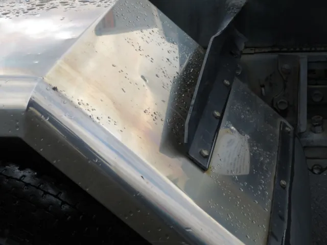 助手席側リアフェンダーに小さいヘコミがあります。|いすゞ フォワード 2RG-FRR90S2(2WD)の写真18