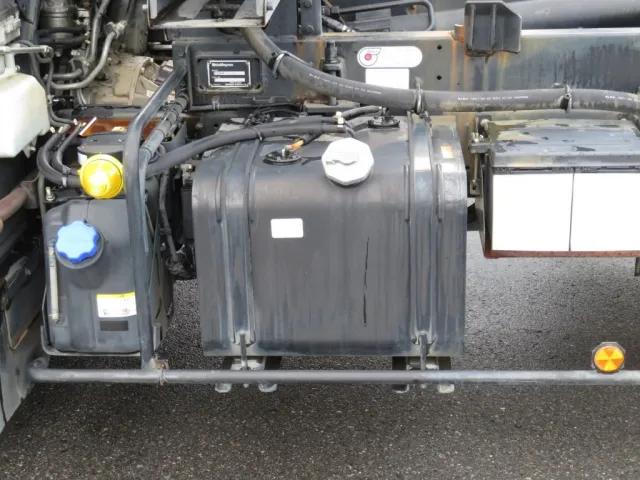 燃料タンクは90Lです。|いすゞ フォワード 2RG-FRR90S2(2WD)の写真20