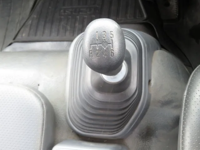 いすゞ フォワード 2RG-FRR90S2(2WD)の写真24