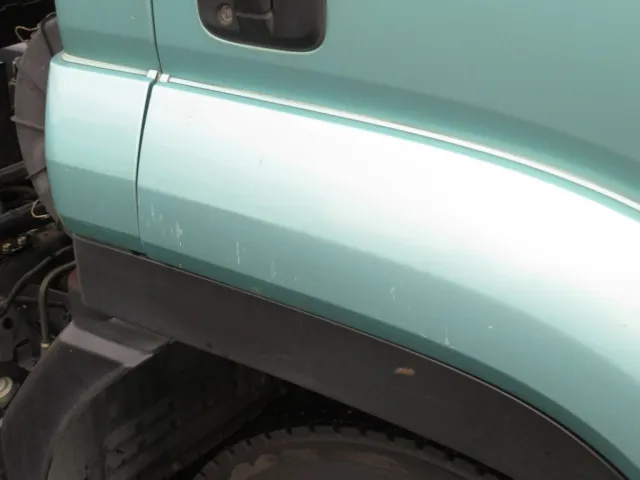 運転席ドアフェンダーに細かいキズがあります。|いすゞ フォワード 2RG-FRR90S2(2WD)の写真28