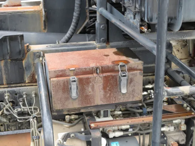 工具箱にサビがあります。|いすゞ フォワード 2RG-FRR90S2(2WD)の写真32