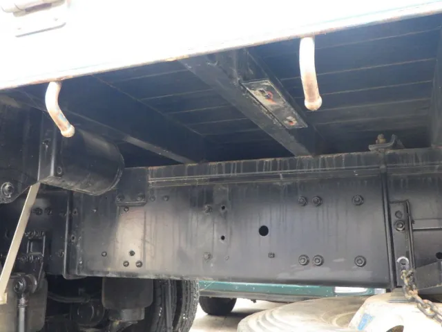 シャーシとネタの状態です。(ネタは鉄製です)|三菱 スーパーグレート QPG-FU64VZの写真7