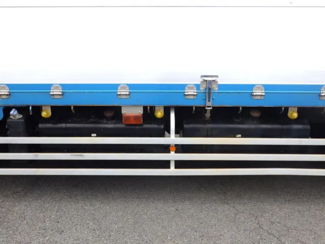 燃料タンクは300LX300Lです。|三菱 スーパーグレート QPG-FU64VZの写真13