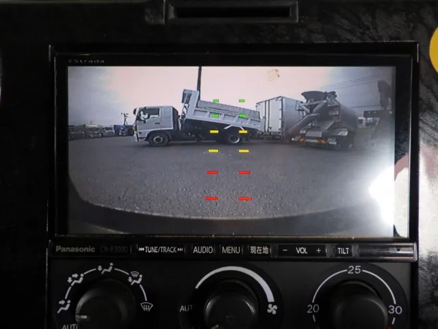 ナビ一体型液晶バックモニター付きです。|三菱 スーパーグレート QPG-FU64VZの写真14