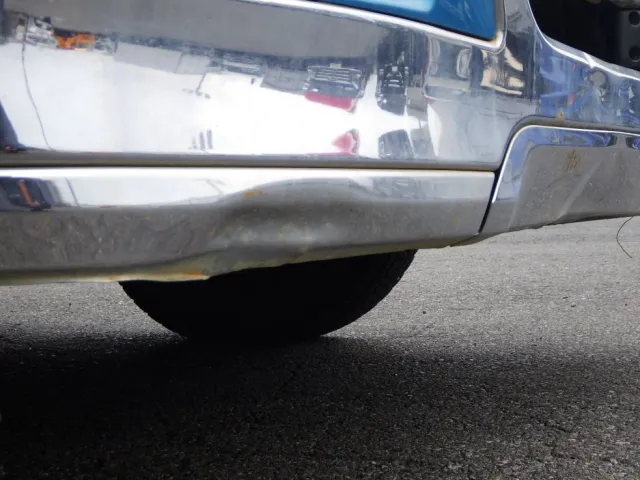 フロントバンパーにキズ・サビ・ヘコミがあります。|三菱 スーパーグレート QPG-FU64VZの写真22