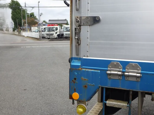 ボディー後方の両サイドにキズ・サビがあります。|三菱 スーパーグレート QPG-FU64VZの写真30