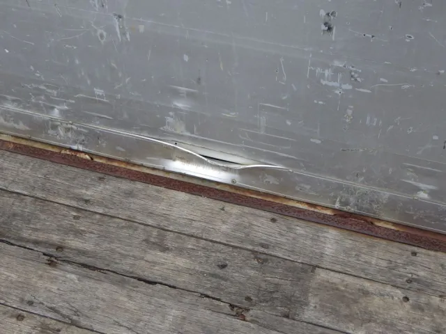 左右のアオリ内側にキズ・ヘコミがあります。|三菱 スーパーグレート QPG-FU64VZの写真33