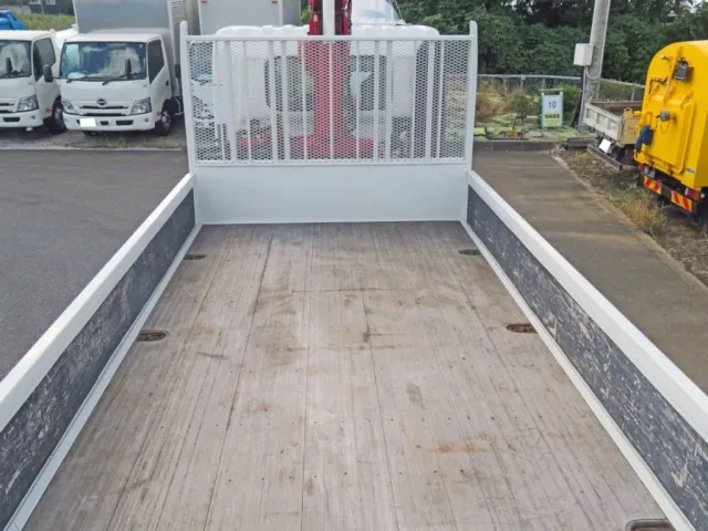 鳥居鉄ネットが張られています。|日野 レンジャー 2KG-FD2ABA(2WD)の写真9