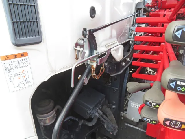 キャブロック周りに少しサビがあります。|日野 レンジャー 2KG-FD2ABA(2WD)の写真46