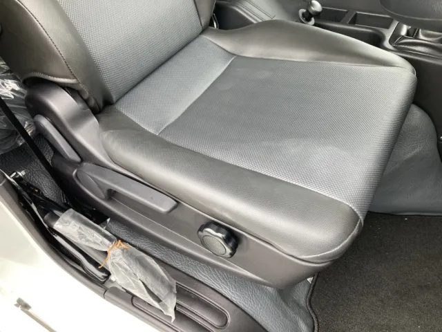シート座面の状態です。|三菱 ファイター 2KG-FK62FZの写真9