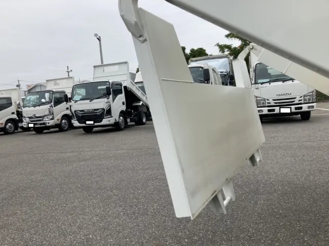 リアゲート裏の状態です。|三菱 ファイター 2KG-FK62FZの写真19