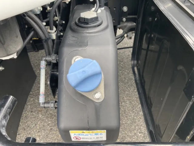 アドブルータンクです。|三菱 ファイター 2KG-FK62FZの写真26
