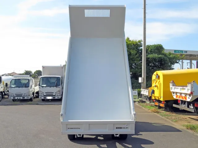 いすゞ エルフ 2RG-NJR88AT(2WD)の写真7