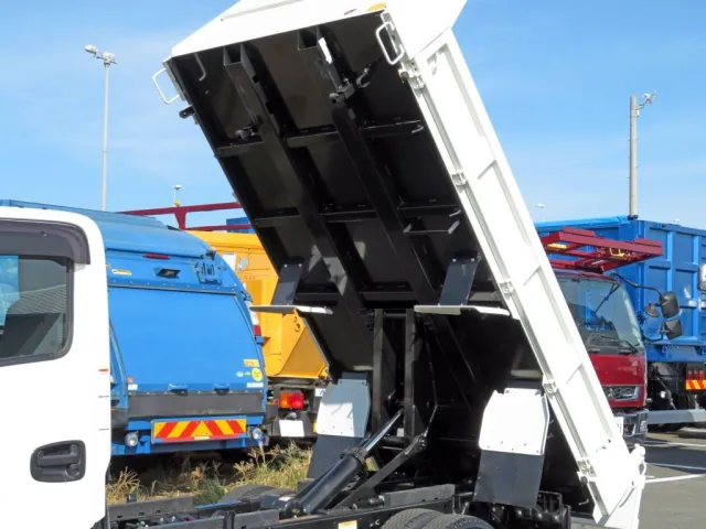 いすゞ エルフ 2RG-NJR88AT(2WD)の写真9