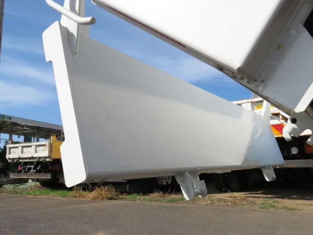 いすゞ エルフ 2RG-NJR88AT(2WD)の写真11