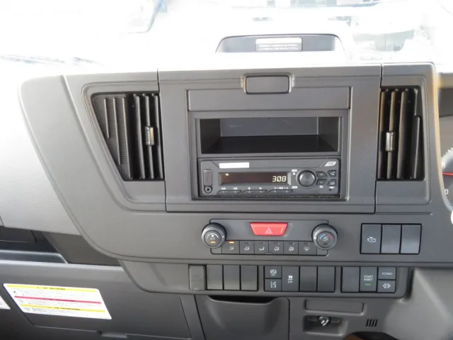 インパネ周りの状態です。|いすゞ エルフ 2RG-NJR88AT(2WD)の写真16