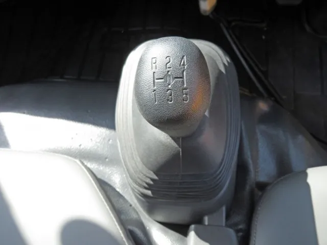 いすゞ エルフ 2RG-NJR88AT(2WD)の写真17