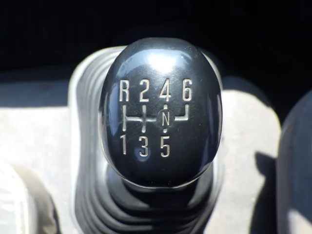 MT6速です。|いすゞ フォワード PKG-FRR90S1(2WD)の写真19