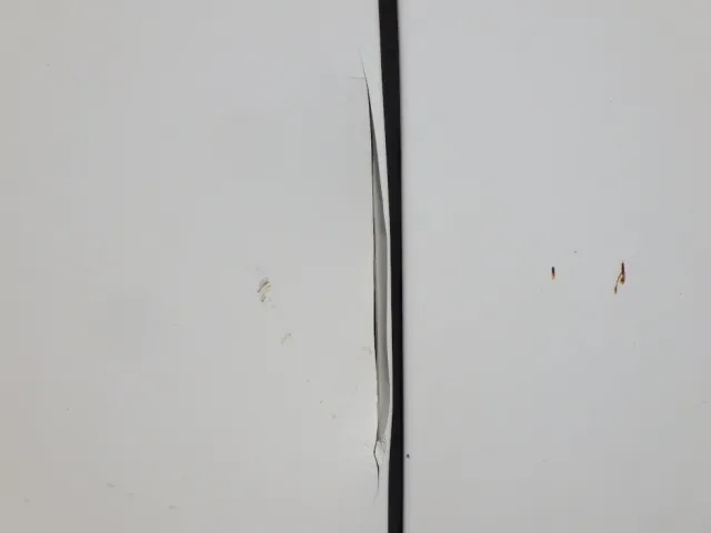 運転席側コーナーパネルに割れがあります。|いすゞ フォワード PKG-FRR90S1(2WD)の写真28