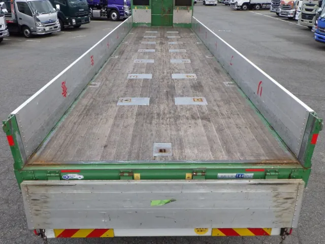 床板の状態です。|UDトラックス クオン QPG-CD5ZLの写真10