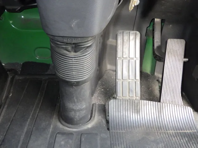 2ペダルです。|UDトラックス クオン QPG-CD5ZLの写真16