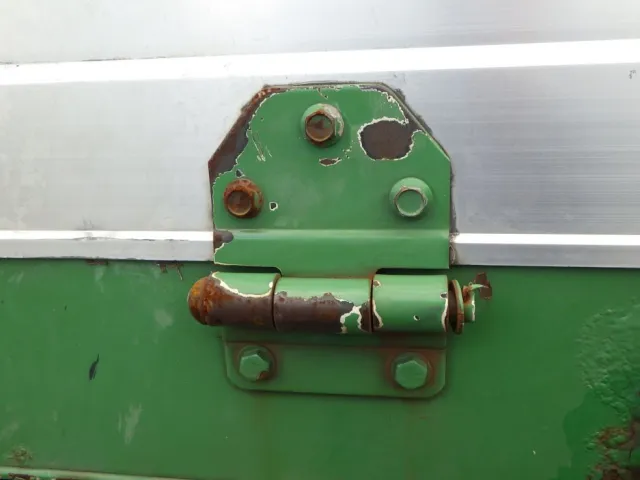 各チョウバンにサビがあります。|UDトラックス クオン QPG-CD5ZLの写真25